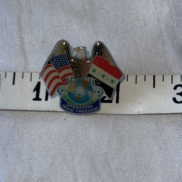 Collectible Lapel Hat Pin Operation Iraqi Freedom Pin with Flags - Picture 4 of 8